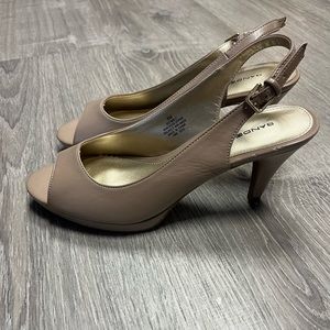 Bandolino Heels, Size 8, 3.5” heel